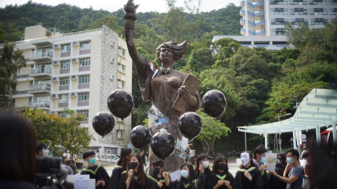 Çin Hong Kong'daki gücünü artırıyor