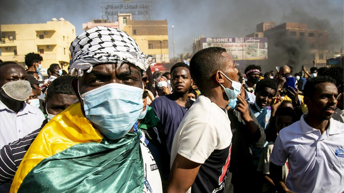Devrimin 2. yılında Sudan: Göstericiler hükümetin istifasını istiyor