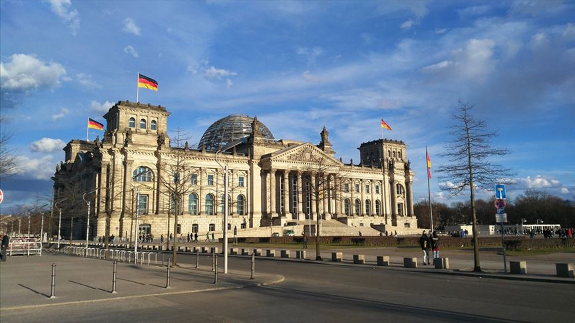 Almanya meclis binasının güvenliğini arttırıyor