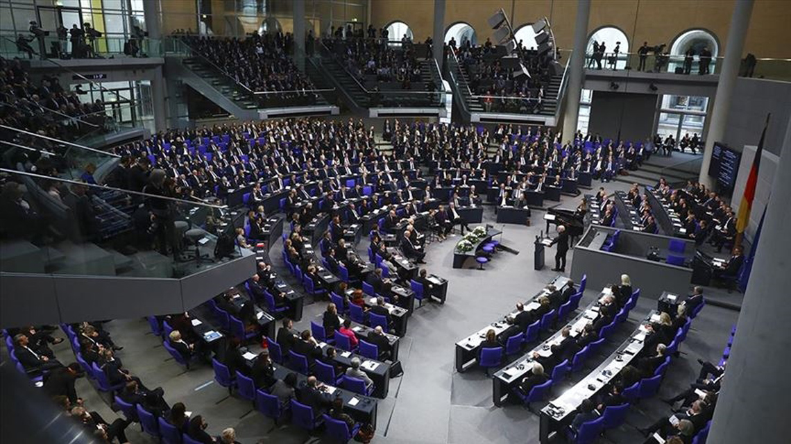 Almanya Meclisi'nde İslam karşıtlığıyla mücadele teklifine ret