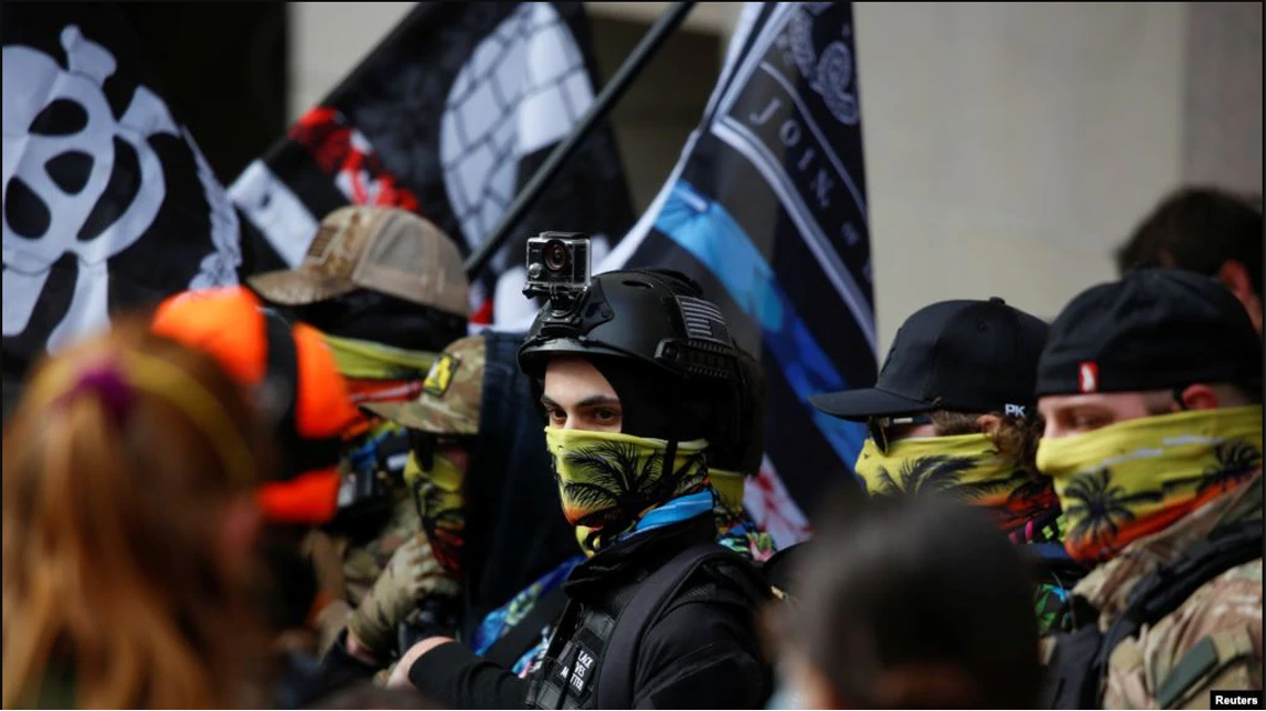 ABD'de karşıt görüşlü silahlı gruplar sokaklarda