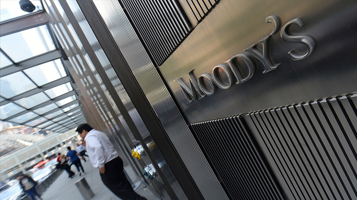 Moody's: "İngiltere ekonomisi küçülecek"