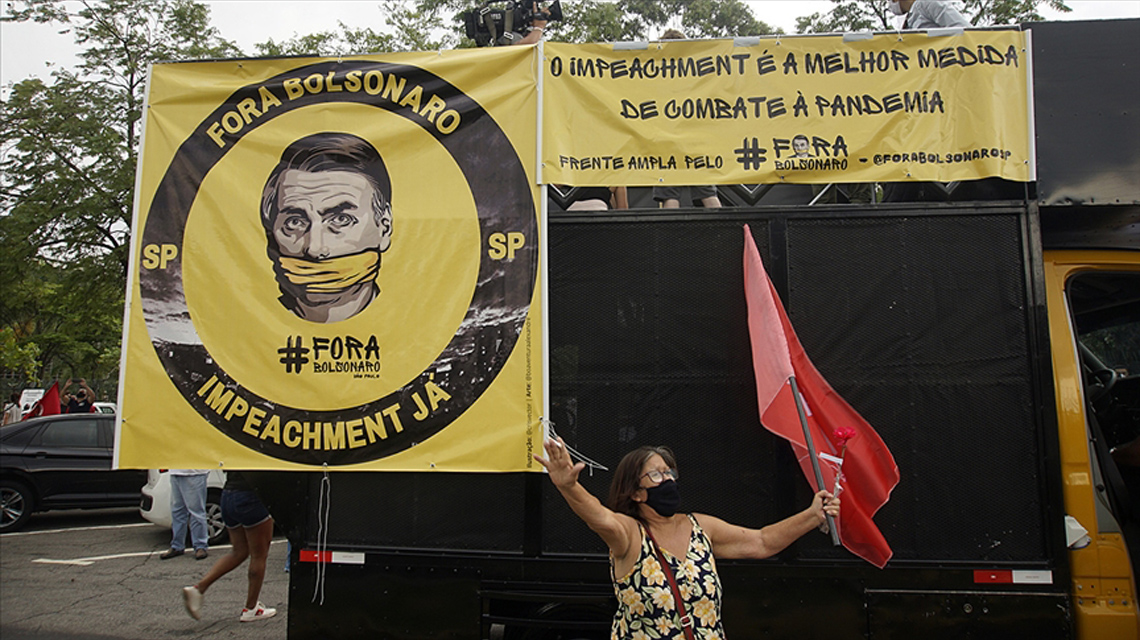 Bolsonaro'nun "Kovid-19 politikası" tartışılıyor