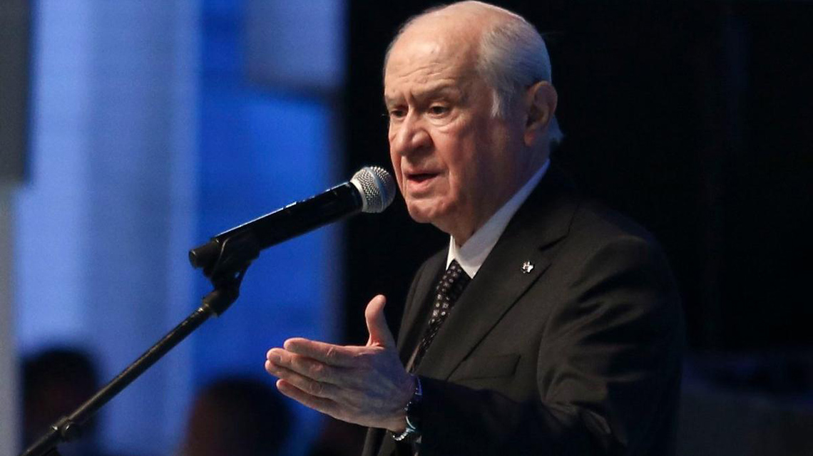 Bahçeli'nin "AYM kapatılsın" çıkışı: Hukukçular ne diyor?