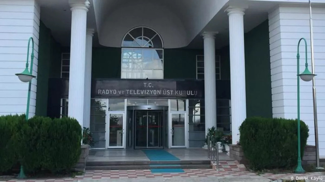 RTÜK'ten üç uluslararası haber sitesine lisans şartı