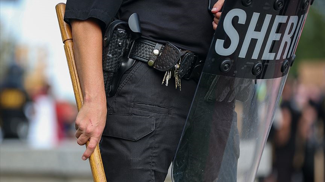 ABD: Siyahiyi öldüren polis memurunun işine son verildi