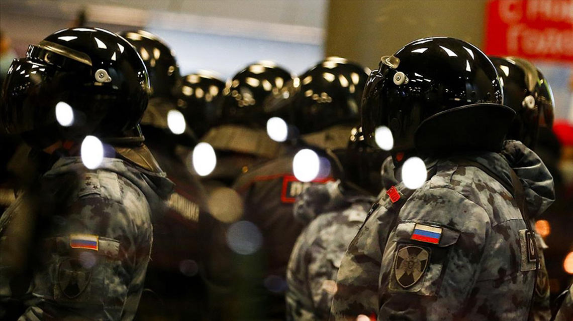 Rus muhalif Navalnıy'ı bekleyen destekçilerine gözaltı